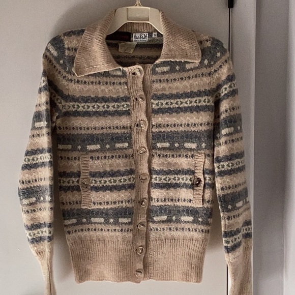 Patricia Roberts 100% cashmere cardigan Sweater - Picture 1 of 6